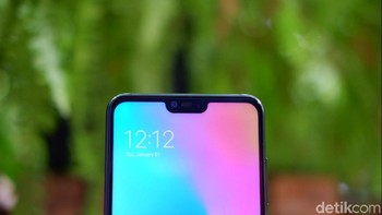 Di notch ini terdapat kamera berukuran 24 MP. Foto: Adi Fida Rahman/detikINET