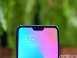 Unboxing Xiaomi Mi 8 Lite yang Berpenampilan Stylish