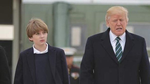 Gantengnya Barron Trump Saat Makan Bareng Donald Trump dan Melania