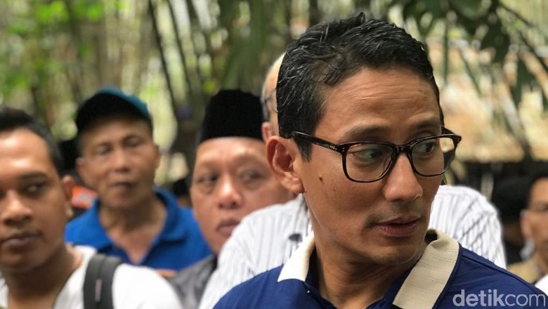 Sandi soal Yusril Jadi Lawyer Jokowi: Kami Pernah Ajak Gabung Sandi soal Yusril Jadi Lawyer Jokowi: Kami Pernah Ajak Gabung