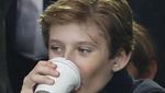 Gantengnya Barron Trump Saat Makan Bareng Donald Trump dan Melania