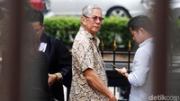 Muljono Tedjokusumo sebelum menjalani sidang perdana dalam kasus tindak pidana pemalsuan surat tanah dan menempatkan keterangan palsu pada akta autentik di Pengadilan Negeri Jakarta Barat, Rabu (7/11/2018).