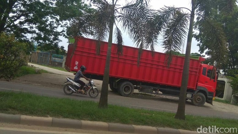 Gubernur Sumsel Cabut Pergub Truk Batu Bara Lewat Jalan Umum Gubernur Sumsel Cabut Pergub Truk Batu Bara Lewat Jalan Umum