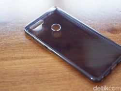 Unboxing Xiaomi Mi 8 Lite yang Berpenampilan Stylish