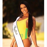 Inilah Ellen Santana, wanita yang menjadi juara Miss BumBum 2018, kontes adu bokong terseksi dan terindah yang digelar setiap tahun di Brazil. Foto: Instagram @ellensantanaoriginal