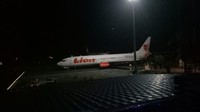 Penerbangan JT 633 rencananya akan diberangkatkan pada malam ini, dengan menggunakan pesawat yang didatangkan dari Jakarta, ucap Danang.