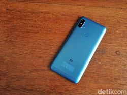 Unboxing Redmi Note 6 Pro, Ponsel Empat Kamera Pertama Xiaomi