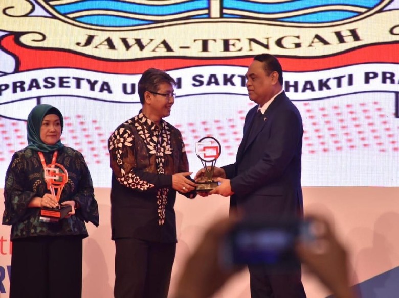 Top 10 Pengelolaan Pengaduan, Jateng Raih Piala Anggakara Birawa Top 10 Pengelolaan Pengaduan, Jateng Raih Piala Anggakara Birawa