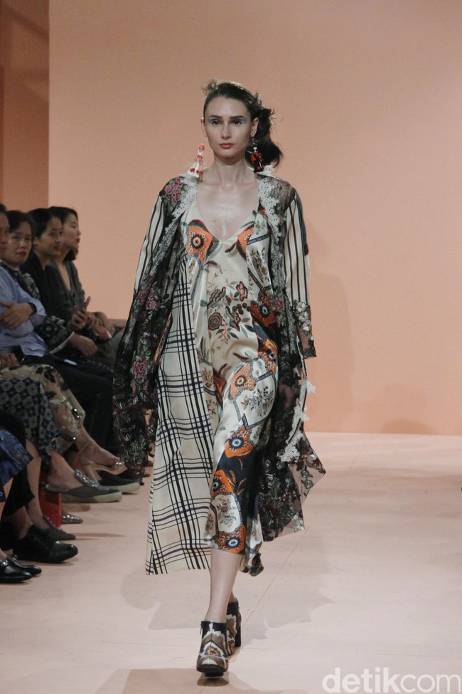 Rancangan terbaru Spring Summer 2019 Studio 133 Biyan dengan mengusung tema Juxtaposition yang diadakan di Hotel Dharmawangsa, Jakarta. Selasa [6/11/2018]. Foto: Mohammad Abduh/Wolipop  