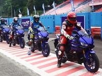 Asyiknya Yamaha R25 Terbaru, Cornering Jadi Lebih Pede