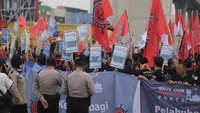 Pengelolaan Pelabuhan secara konstitusional adalah semangat nasionalisme yang murni. Pelabuhan gerbang ekonomi yang tata kelolanya berdampak langsung kepada rakyat dan pekerja pelabuhan itu sendiri. Negara wajib hadir tanpa kompromi. Foto: dok. FPPI