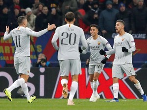 Jangan Beri Madrid Kesempatan Mainkan Bola, Roma!