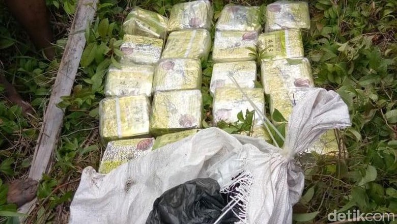 BNN Kembali Tangkap 2 Orang Jaringan Sabu Eks Anggota DPRD NasDem BNN Kembali Tangkap 2 Orang Jaringan Sabu Eks Anggota DPRD NasDem