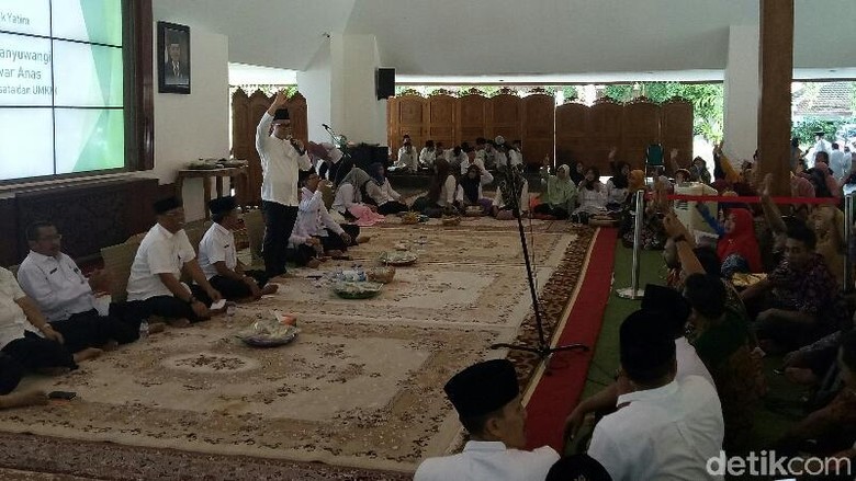 Pesan Bupati Anas untuk Pelaku Wisata Sambut Revolusi Industri 4.0 Pesan Bupati Anas untuk Pelaku Wisata Sambut Revolusi Industri 4.0