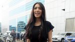 Disebut Putus, Angel Karamoy Malah Ketawa