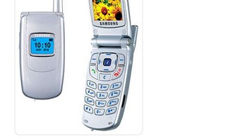 Tak sedikit pula muncul kelakar macam ini seiring dengan hadirnya ponsel layar lipat Samsung. (Foto: Internet/Twitter)