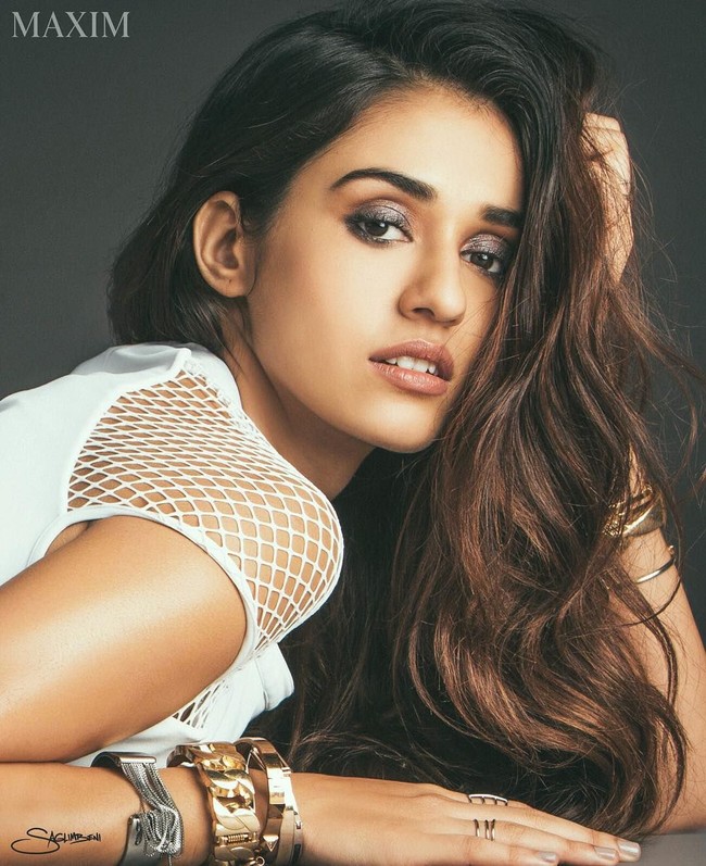 Pemilik akun Instagram @dishapatani yang memiliki 14,4 juta lebih pengikut ini masih aktif di dunia pemodelan. Sosoknya masih menghiasi berbagai cover majalah. Foto: Instagram @dishapatani
