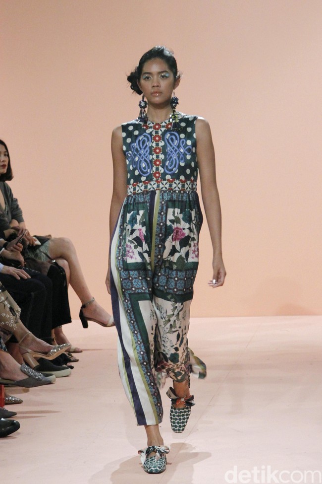 Rancangan terbaru Spring Summer 2019 Studio 133 Biyan dengan mengusung tema Juxtaposition yang diadakan di Hotel Dharmawangsa, Jakarta. Selasa [6/11/2018]. Foto: Mohammad Abduh/Wolipop  