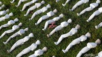 Patung tersebut menggambarkan sejumlah tentara Inggris yang gugur pada Perang Dunia I. Tepatnya di hari pertama pertempuran Somme. REUTERS/Toby Melville.