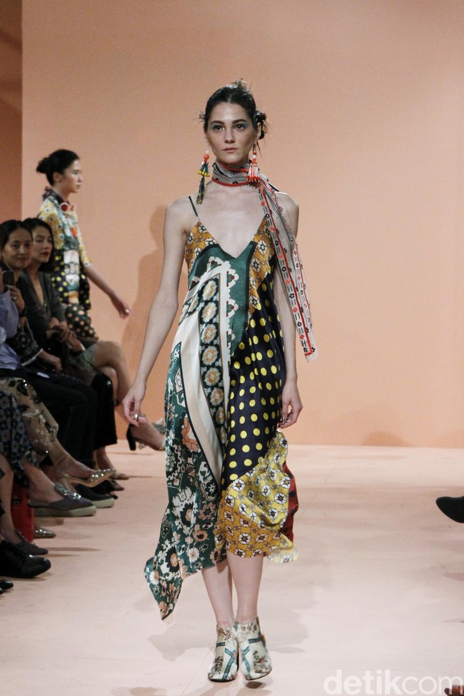 Rancangan terbaru Spring Summer 2019 Studio 133 Biyan dengan mengusung tema Juxtaposition yang diadakan di Hotel Dharmawangsa, Jakarta. Selasa [6/11/2018]. Foto: Mohammad Abduh/Wolipop  