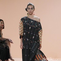 Rancangan terbaru Spring Summer 2019 Studio 133 Biyan dengan mengusung tema Juxtaposition yang diadakan di Hotel Dharmawangsa, Jakarta. Selasa [6/11/2018]. Foto: Mohammad Abduh/Wolipop   