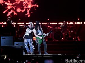 Tanpa Basa-basi, Guns N Roses Nyanyi 3 Jam Nonstop!