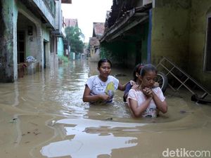 Ratusan Rumah Terendam Banjir di Kabupaten Bandung