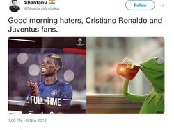Kelakar Netizen untuk Aksi Pamer Perut Cristiano Ronaldo