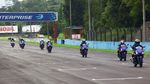 Menguji Yamaha R25 Baru di Sentul