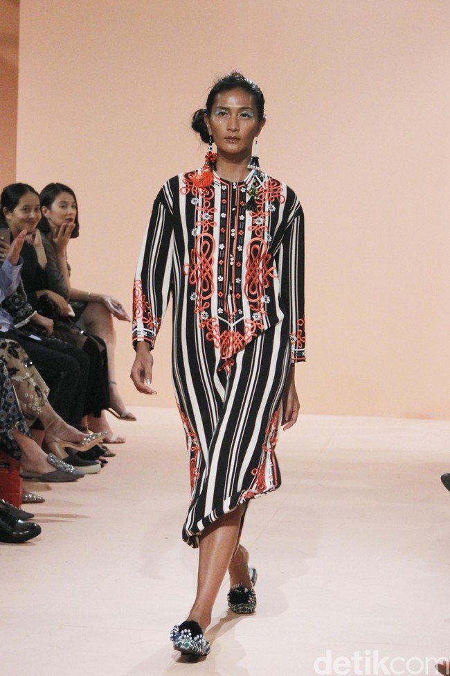 Rancangan terbaru Spring Summer 2019 Studio 133 Biyan dengan mengusung tema Juxtaposition yang diadakan di Hotel Dharmawangsa, Jakarta. Selasa [6/11/2018]. Foto: Mohammad Abduh/Wolipop  