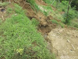 Pergerakan Tanah Rusak 48 Rumah, Warga KBB Takut dan Waswas