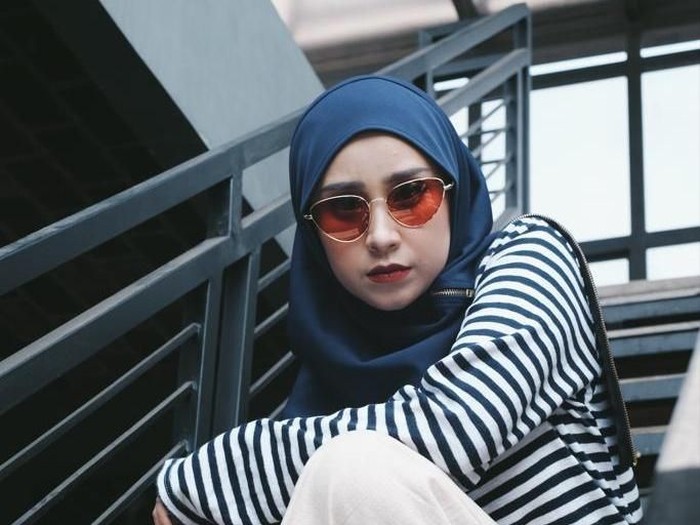 Tips pilih hijab instan. Foto: Dok. Instagram @madine.id Tips pilih hijab instan. Foto: Dok. Instagram @madine.id