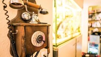 Hostel Kings n Queens di Kota Zagreb, Kroasia juga punya penawaran menginap gratis buat traveler. Asal traveler membawa barang-barang antik buat dipajang di hotel mereka karena sang pemilik hotel tergila-gila dengan barang antik. (dok. Barter Week)