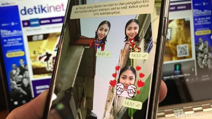 Kita dimungkinkan untuk membuat stiker WhatsApp sendiri. Foto: Adi Fida Rahman/detikINET Kita dimungkinkan untuk membuat stiker WhatsApp sendiri. Foto: Adi Fida Rahman/detikINET