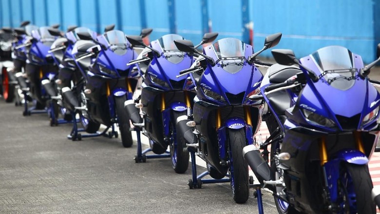 Yamaha R25 Foto: Grandyos Zafna Yamaha R25 Foto: Grandyos Zafna