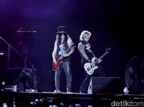 Guns N Roses Kibarkan Bendera Palestina saat Konser di Kolombia