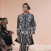 Rancangan terbaru Spring Summer 2019 Studio 133 Biyan dengan mengusung tema Juxtaposition yang diadakan di Hotel Dharmawangsa, Jakarta. Selasa [6/11/2018]. Foto: Mohammad Abduh/Wolipop  