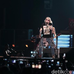 Guns N Roses Tolak Lagunya Dipakai dalam Film Dokumenter Melania Trump