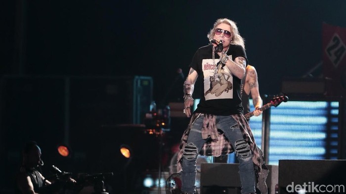Konser Guns N Roses di GBK.