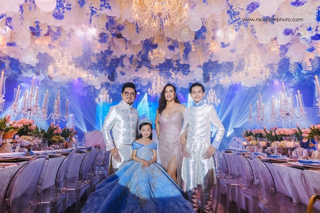 Sophia yang pesta ulang tahunnya menjadi viral ini merupakan putri dari William Barbo, pimpinan dari perusahaan Unlimited Network of Opportunities atau UNO yang populer di Filipina. Perusahaan tersebut telah membuat ayah Sophia menjadi orang yang kaya-raya sehingga tidak mengherankan bisa menggelar pesta ulang tahun super mewah untuk sang putri. Foto: Facebook Nice Print Photography & Exige Weddings