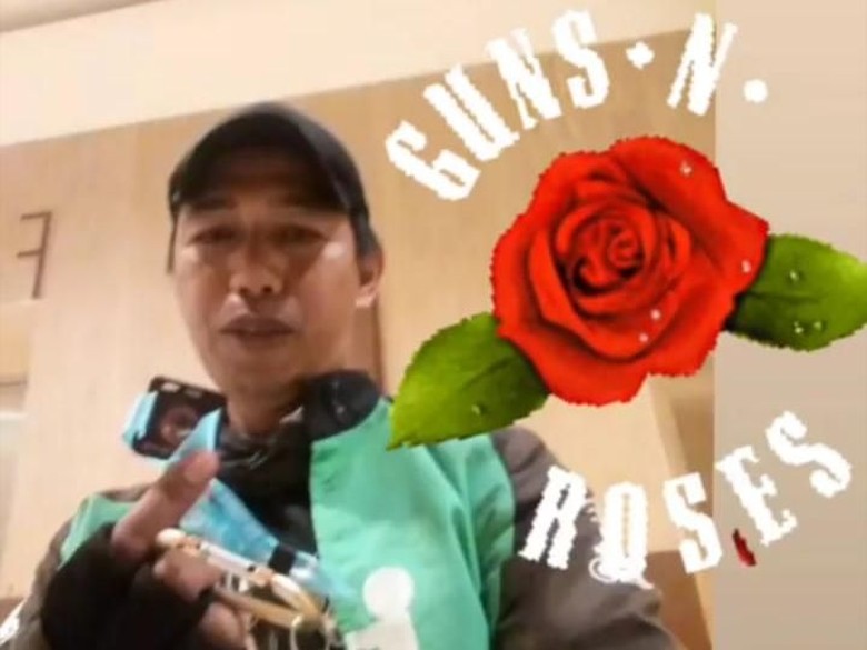 Driver Ojek Online Fans GNR Rela Nabung untuk Beli Tiket Konser Driver Ojek Online Fans GNR Rela Nabung untuk Beli Tiket Konser