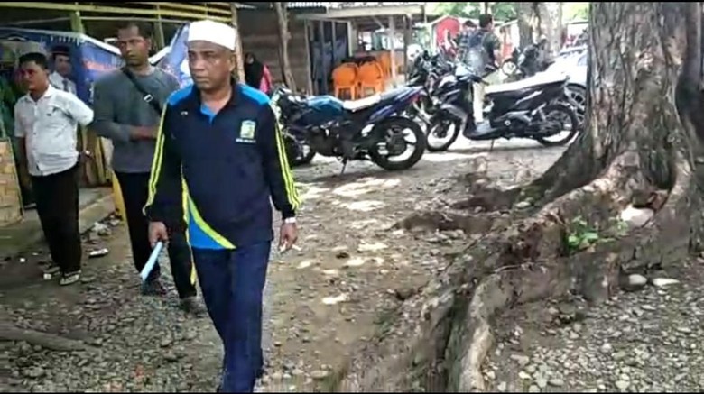Sidak Warung yang Buka Saat Salat, Wabup Aceh Besar Pukul Meja Sidak Warung yang Buka Saat Salat, Wabup Aceh Besar Pukul Meja
