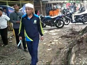 Sidak Warung yang Buka Saat Salat, Wabup Aceh Besar Pukul Meja