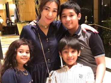 6 Momen Seru Istri Andre Taulany Bersama Anakanak