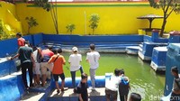 Dulunya, Taman Sare ini merupakan tempat mandi para sultan dan permaisuri. Kini wisatawan hanya diperbolehkan membasuh muka dan tangan saja dengan air kolam (Hilda Meilisa Rinanda/detikTravel)