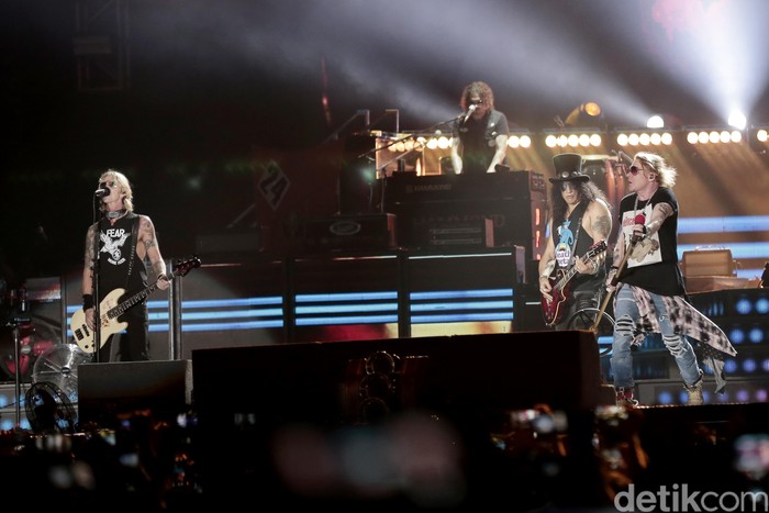 Konser Guns N Roses di GBK.