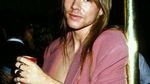 Ini Momen Seru Axl Rose  Saat Menikmati Makanan dan Minumannya