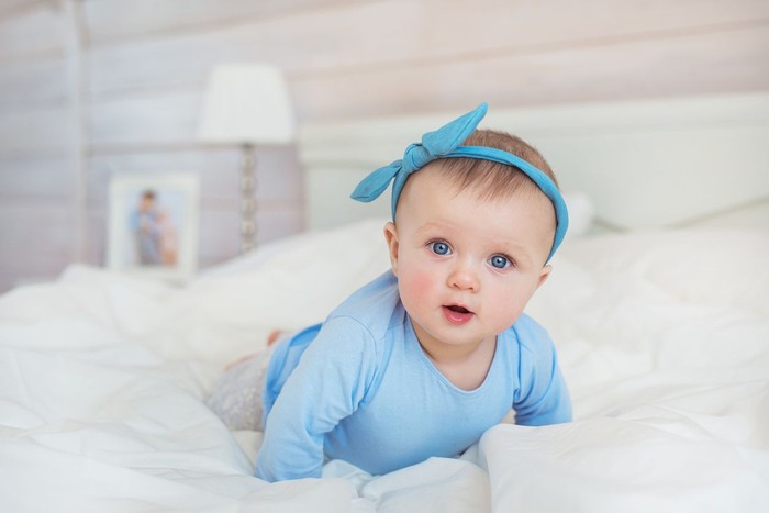 ilustrasi bayi Cute baby girl