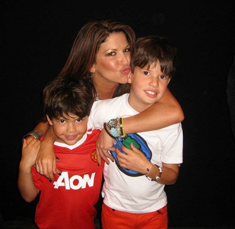 7 Foto Masa Kecil London dan Cash, Anak-anak Slash Guns N 7 Foto Masa Kecil London dan Cash, Anak-anak Slash Guns N