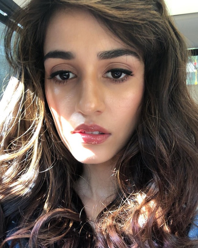 Pesona bintang muda India yang namanya sudah masuk jajaran artis Hollywood ini pun menjadikan dirinya salah satu idol remaja. Foto: Instagram @dishapatani